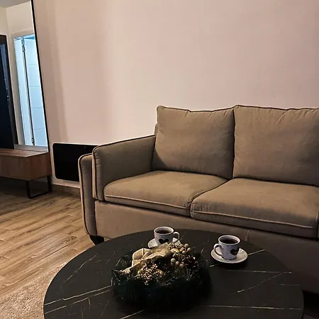 Apartment Mokos Apartman, Hill A35, Minimum Dve Noci
